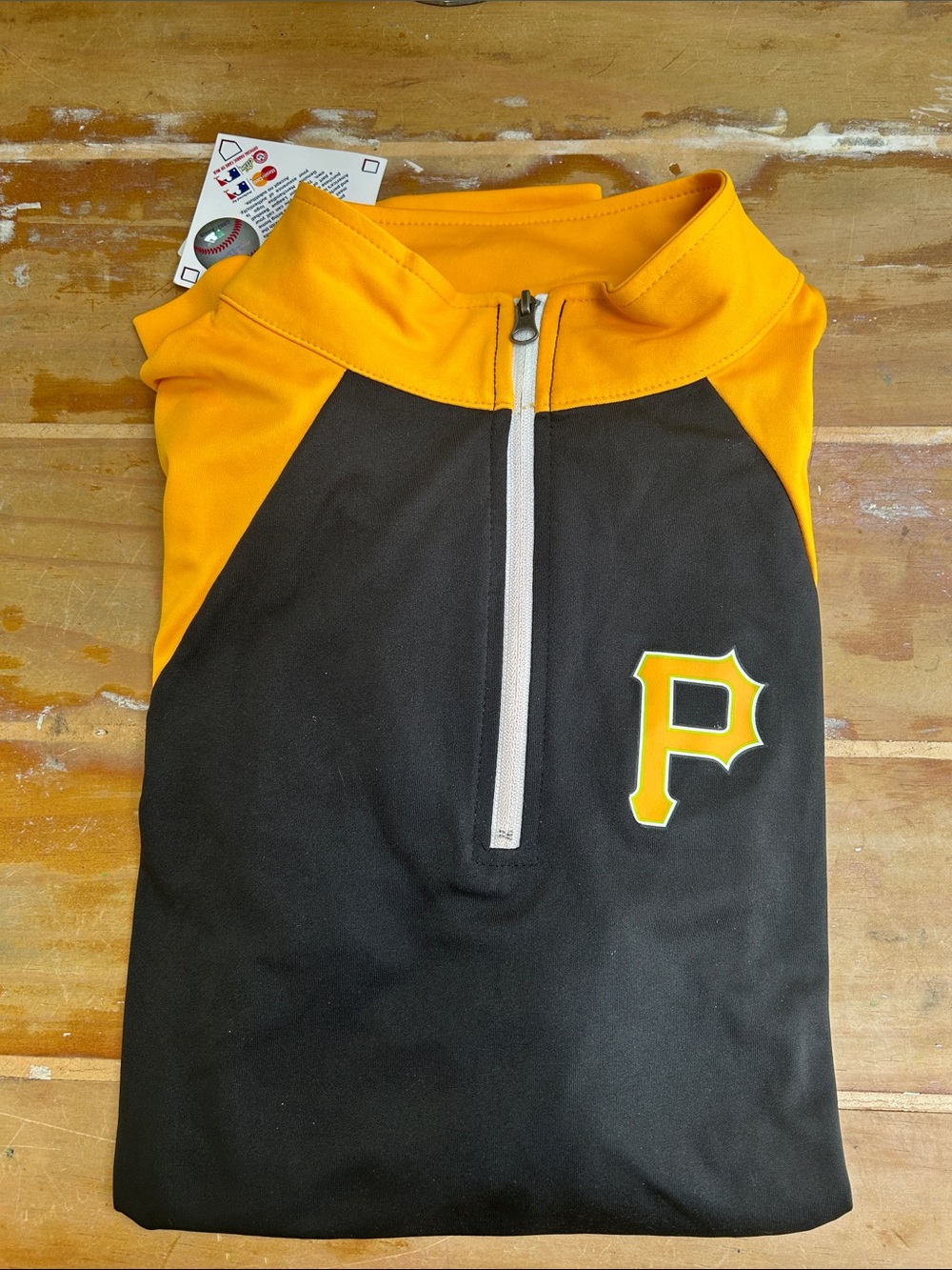 Men’s medium MLB Pittsburgh Pirates TX3Cool 3/4 zip, long sleeves, 100% poly!